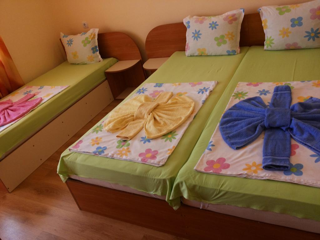 Ivanovi Guest House Primorsko Habitación foto
